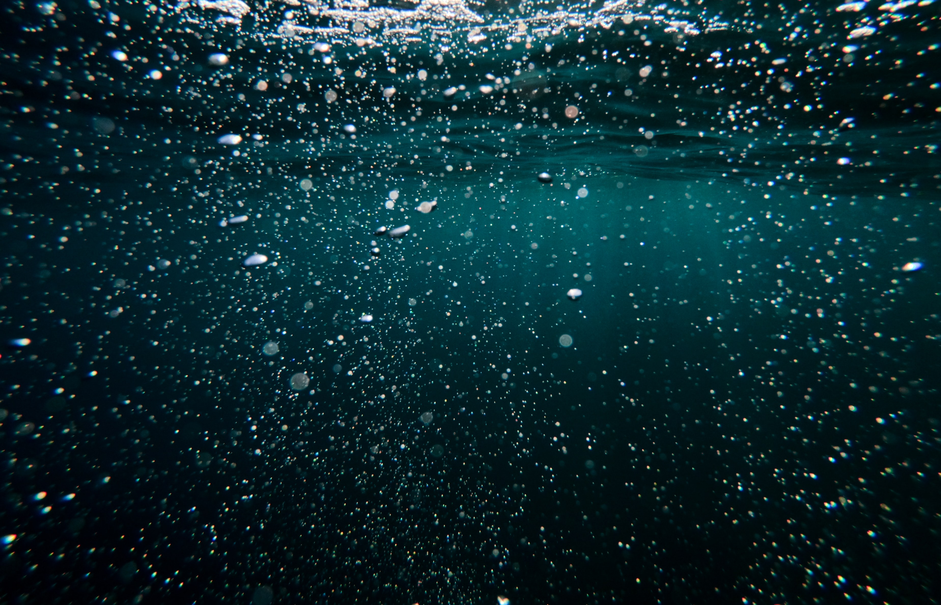 Блики под водой